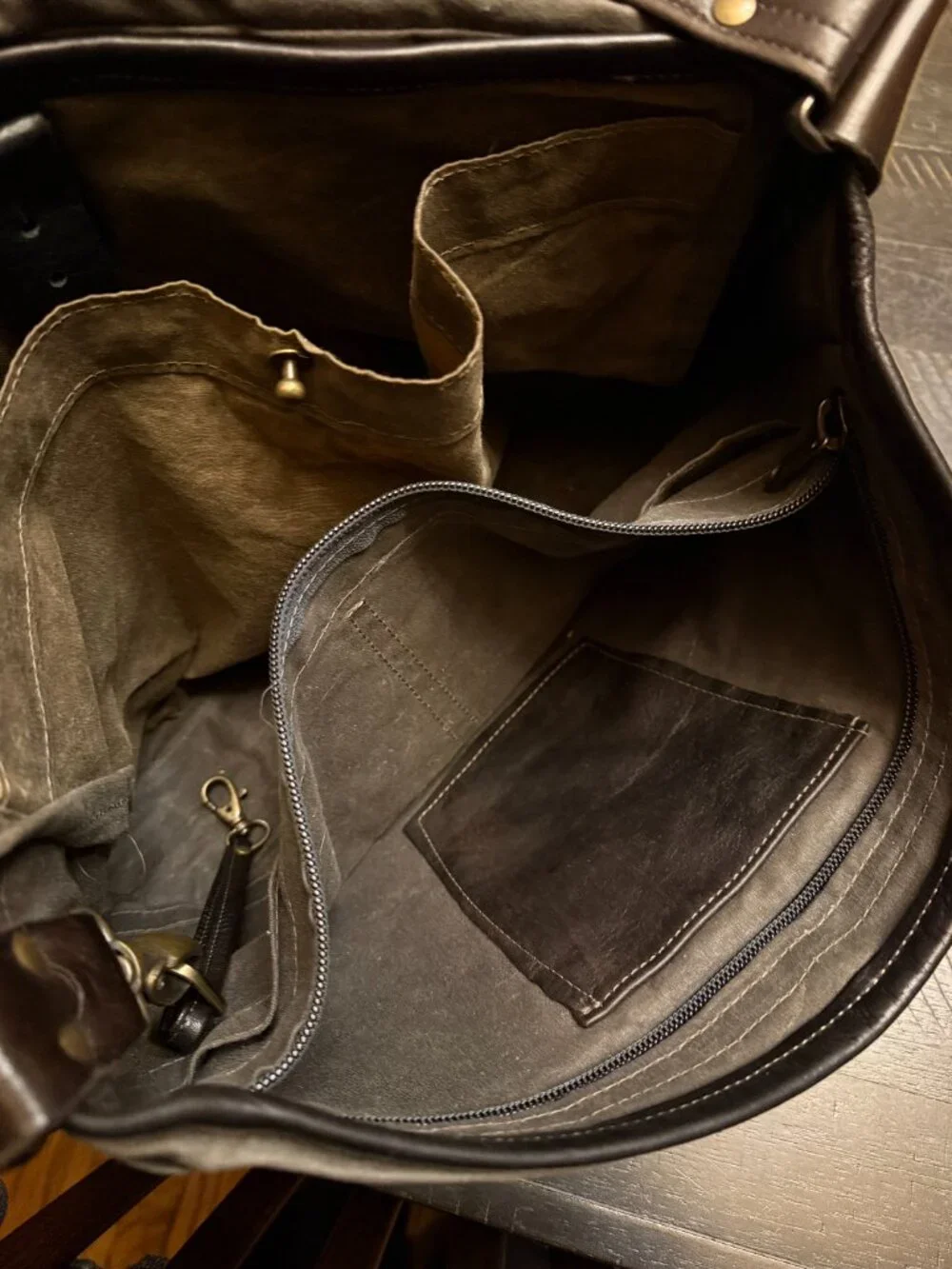 Vintage Rough & Tumble Messenger - Picture 12 of 14